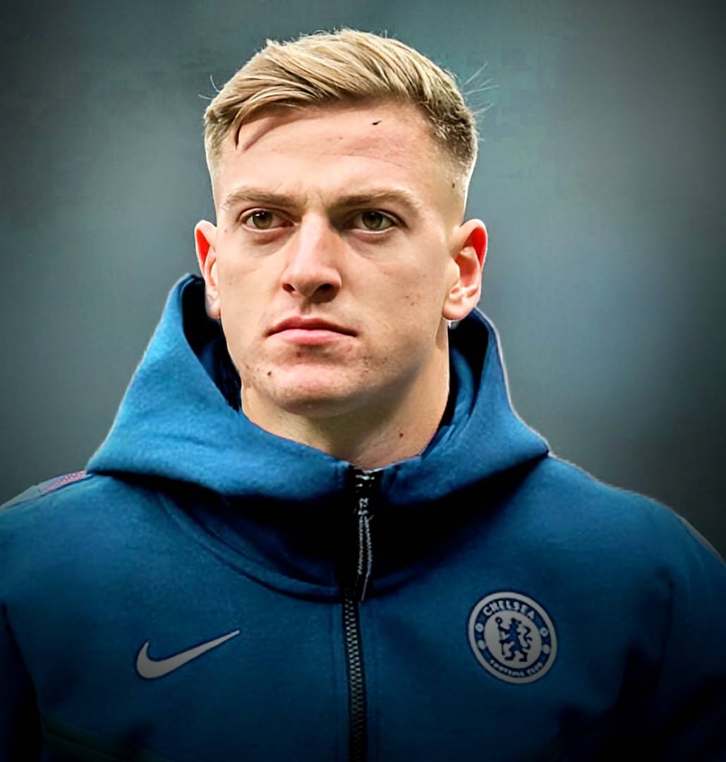 凯恩在曼联比赛中出色防守，反败为胜引发热议！